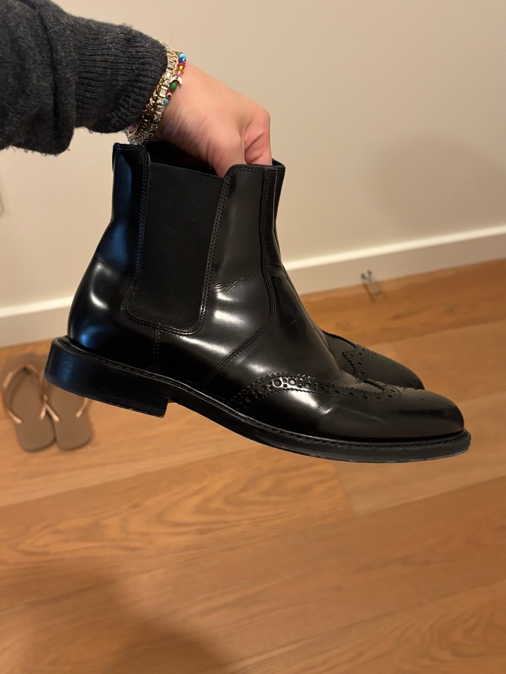 Saint Laurent women’s Ceril Chelsea boots in Nero. AW20 collection. Retail $1100